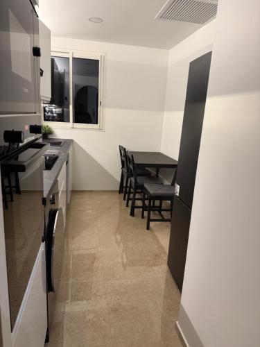 Appartement moderne 3 pièces climatisé avec balcon, plage à 2 min