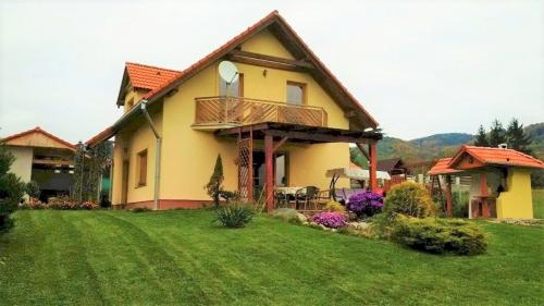 Chata Kašná Hôrka v blízkosti jazera Tajch, Nová Baňa