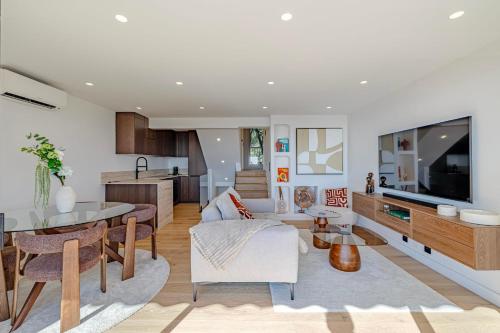 112 MOR - Luxury 1-Bedroom Apartment Sea View and Parking