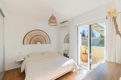 8 SAISSY - 2 bedroom apartment rooftop terrace 10 min Palais