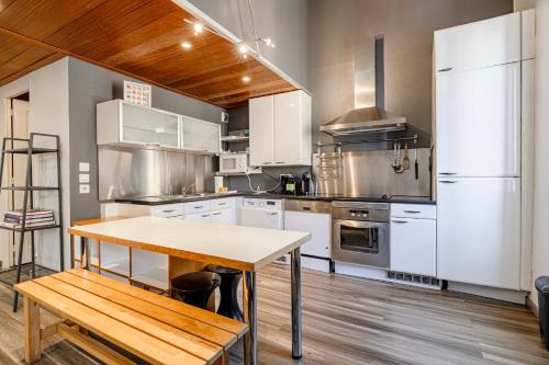 18 RIOUFFE - Rare 2-bedroom apartment 50m from the Croisette