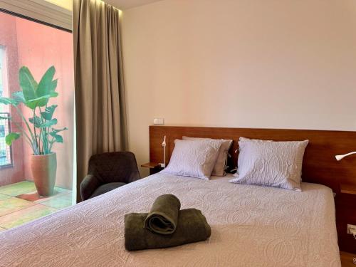 Modern & Bright Apartment 5 Min Walk to Matosinhos Beach