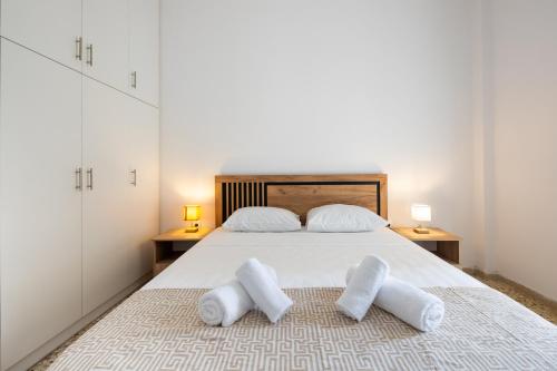 Artemis Coast Stays I