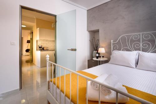 Home in Heart of Old Town with Sunny Courtyard