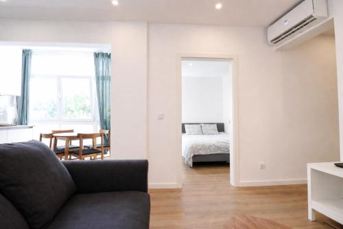 Lisbon 2 Bedroom Flat with AC and Elevator