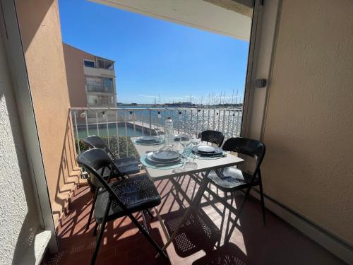 Studio - Bellevue agréable toutes saison 4 couchages - climatisation - parking privé - piscine sur mer - vue magnifique et rare - situation optimum - les argonautes - Ile des pêcheurs - Cap d'Agde