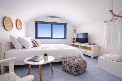 Jaccuzzi Romantic Suite in Firostefani,sea view!