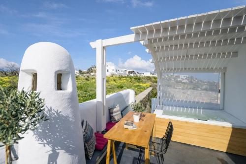 Jaccuzzi Romantic Suite in Firostefani,sea view!