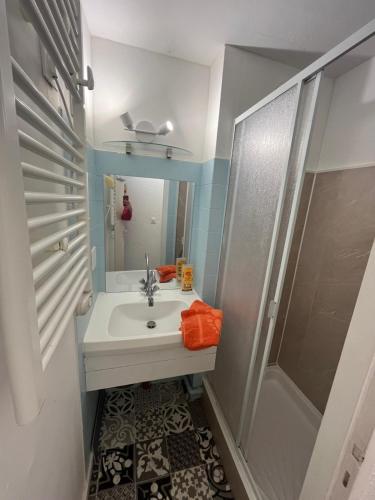 Studio - Bellevue agréable toutes saison 4 couchages - climatisation - parking privé - piscine sur mer - vue magnifique et rare - situation optimum - les argonautes - Ile des pêcheurs - Cap d'Agde