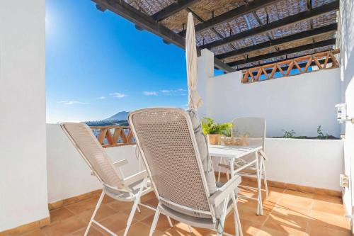 Sunset Sunshine Pool and Golf - Happy Rentals