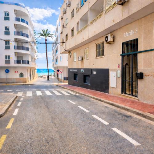 Modern Studio 1 min Walk to Playa Los Locos