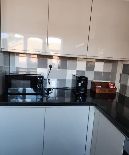 Modern 2BR Near City Centre -free Parking-Garden 6-8 photo 12