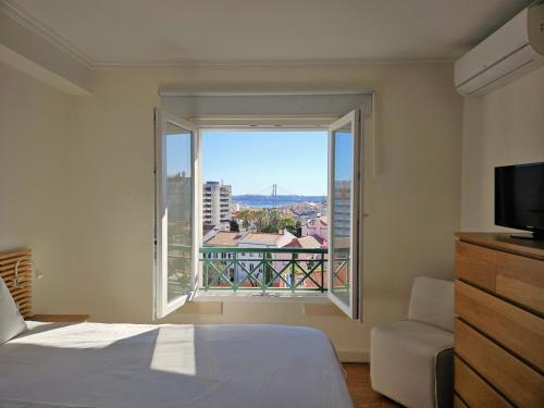 Estrela South-Facing Views AC & Parking
