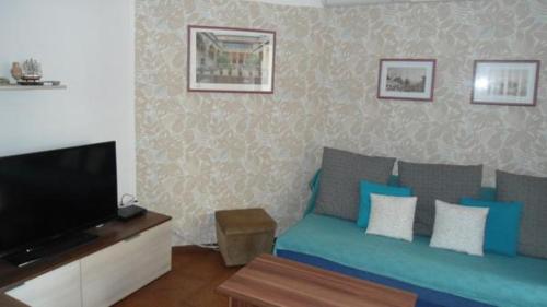 Televisyen dan/atau pusat hiburan di Apartments Kavan
