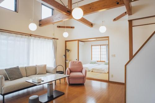 天然温泉の貸し洋館 Bright House 最大6名 城ヶ崎海岸駅徒歩圏 伊豆高原 大室山