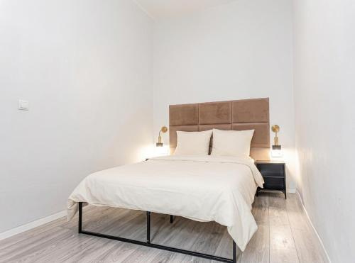 Near Westbahnhof Station Simple 2BR & 1LR Apartment