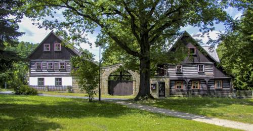 Bohemian Lake Loghouses - Staré Splavy