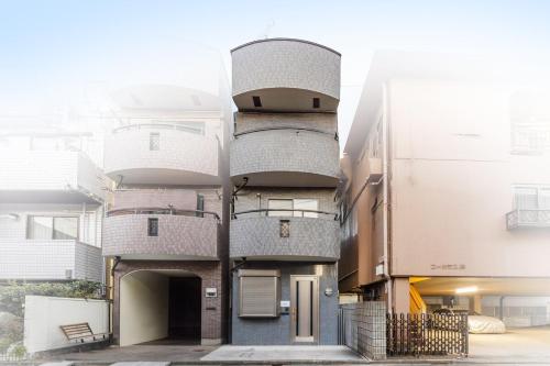 Good access to Haneda Airport, 7 mins walk from the station, Maximum 8 ppl