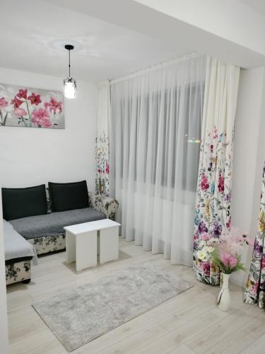 Modern Studio near Coresi Mall w. parking