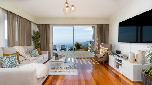 DuskLine Villa by LovelyStay