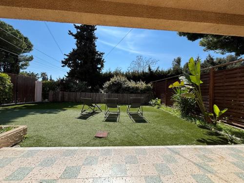 Foto Bas de villa et jardin privatifs - à 10 mins à pieds des plages & parking - Les Bambous 1