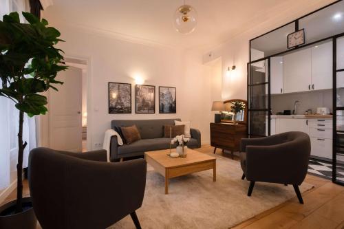 Luxury Renovated 1BR Neuilly Porte Maillot