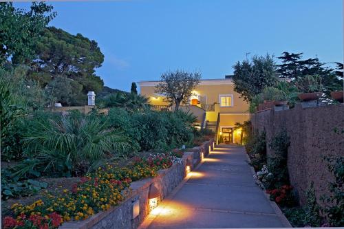 Giardino di Hotel Villa Ceselle