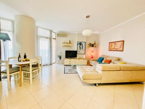 Vacation Apartment, Family & Friends