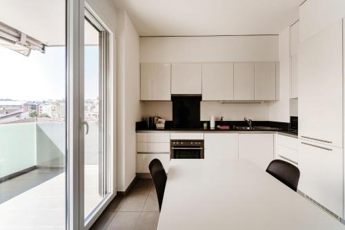 Mola Apartments Lugano by Quokka 360 - Terrace and Parking