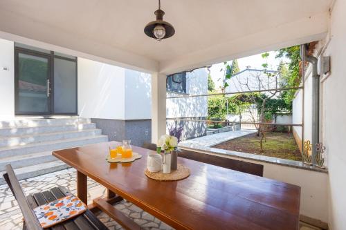 Apartman TIN