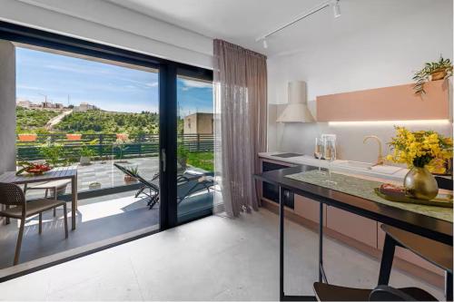 Studio Apt Four M