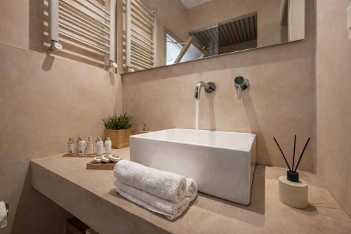 Hidesign Athens Luxury Apartments in Kolonaki