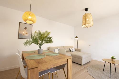 Book Jet - Oasis Corralejo Maxi Pool and Wifi