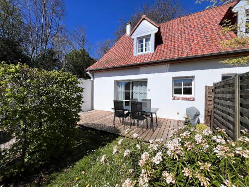 Whitley cottage