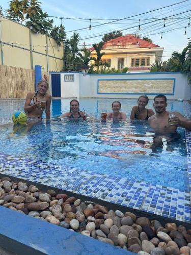 Kolam renang di atau dekat dengan Last Summer Hostel Bar