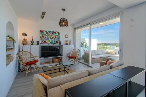 2BR Duplex Penthouse with spectacular views!