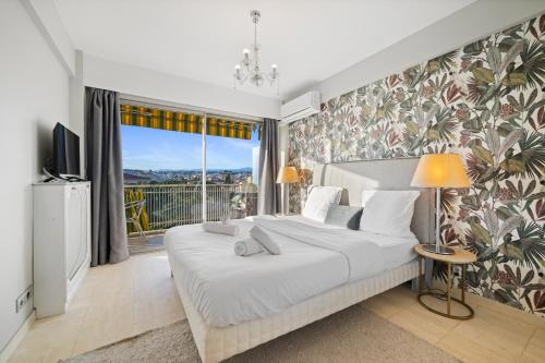 PWS - Beautiful terrace near Martinez and beaches