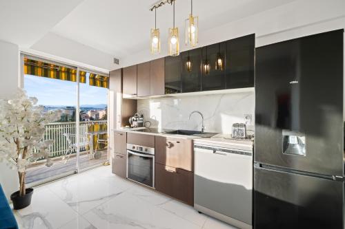 PWS - Beautiful terrace near Martinez and beaches
