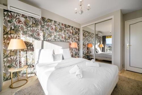PWS - Beautiful terrace near Martinez and beaches