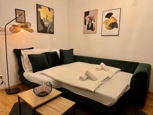 2BR Stylish Modern City Apartment - 15 minutes to Viennas city center