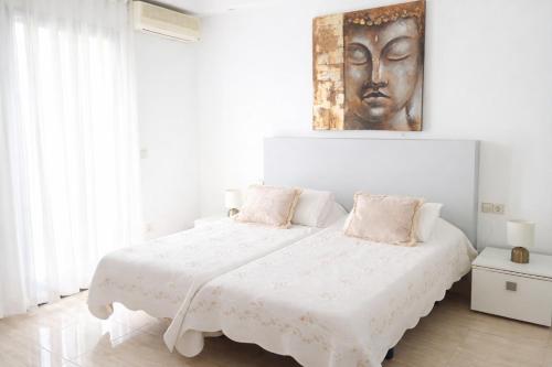 Sea front apartment in Puerto Banús