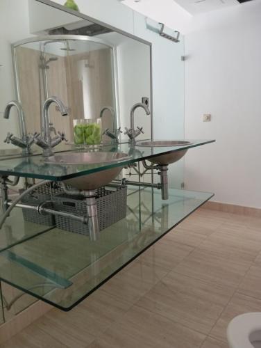 Sea front apartment in Puerto Banús