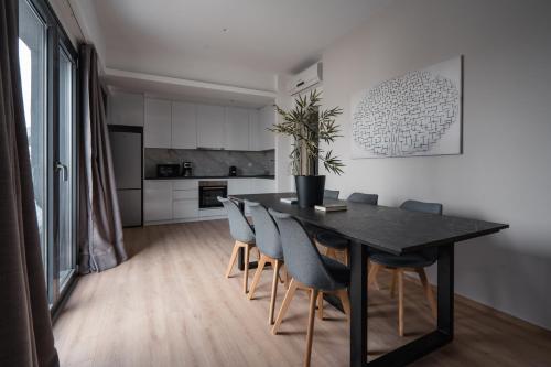 THE EDGE Luxurious Penthouse Shared Gym