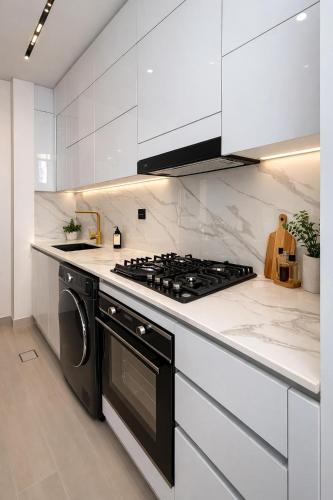 Elegant Studio in JVC Pool and Gym Near Mall