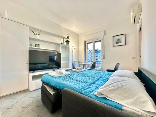 Chic Studio con Cucina Indipendente e Terrazzino
