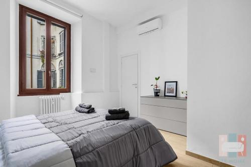 BER14 Elegant, Bright Apartment in Central Milan