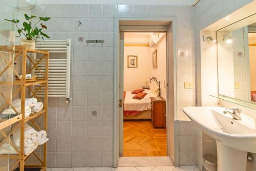 Paolo and Carlotta's Home - large and central apartment between two nice parks