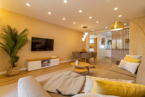 Luxury Pine Tree Apartment - Golf & Tennis Court & Pools
