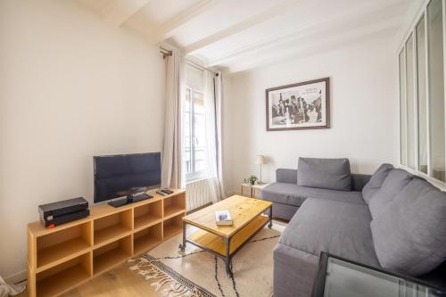 Bastille Loft