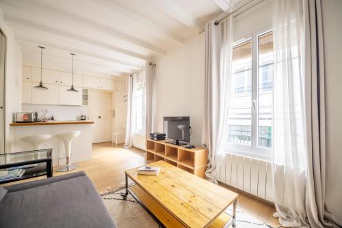 Bastille Loft
